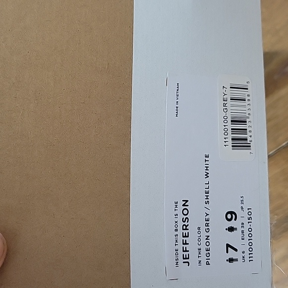 gray shoes - Picture 4 of 4